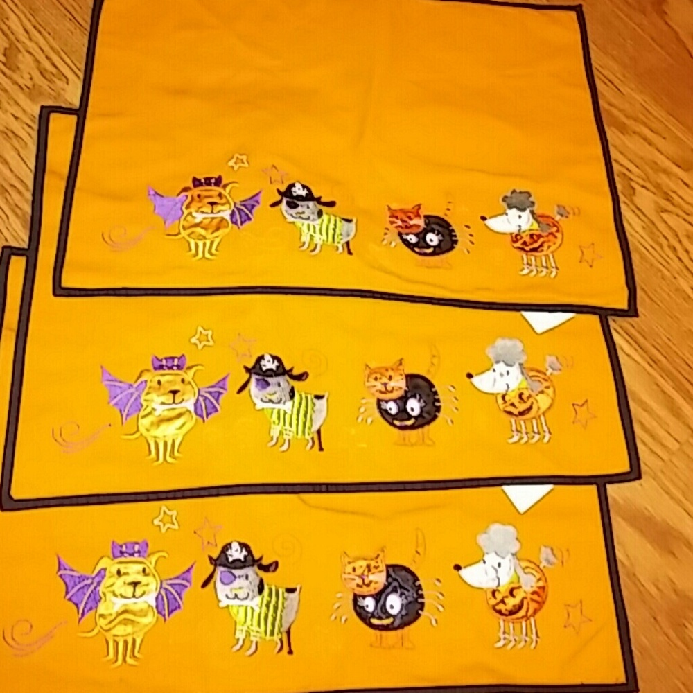 3 high $ Halloween placemats.